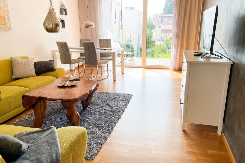 Moderne Direkt Am Bodensee